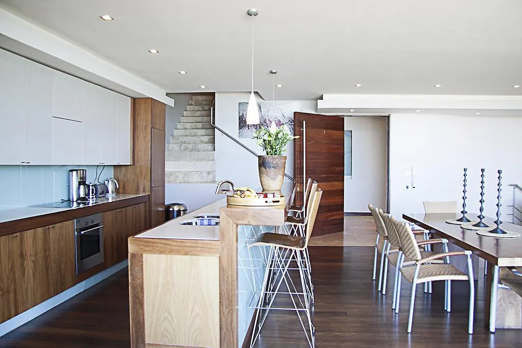 Apartment Glen Beach Villas-Apartment Cape Town